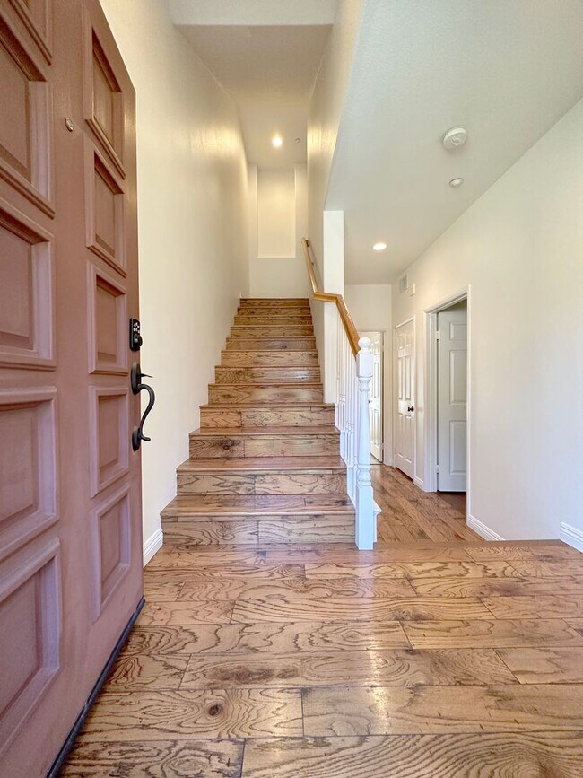 Photo - 2 BEDROOM 2.5 BATHROOM WITH LOFT HOME IN HIGHLY DESIRED BERKSHIRE TRACK
