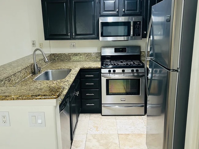 Kitchen - 3215 Costa Alta Dr Unit 84