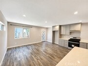 Photo - 7645 Amestoy Ave