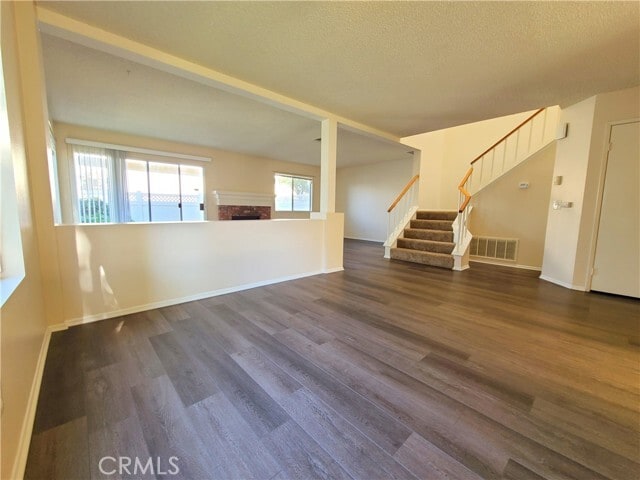 Photo - 25670 Huron St