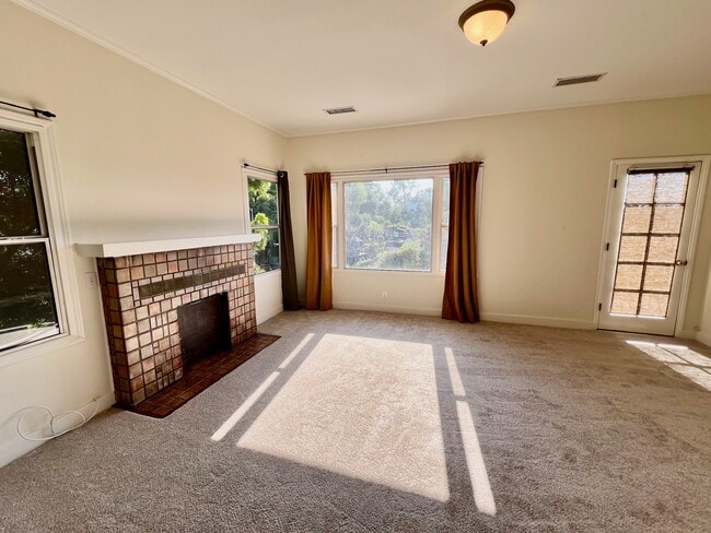 Living area - 2256 Glendale Blvd Apartments Unit 2256
