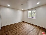 Photo - 498 E 52nd St