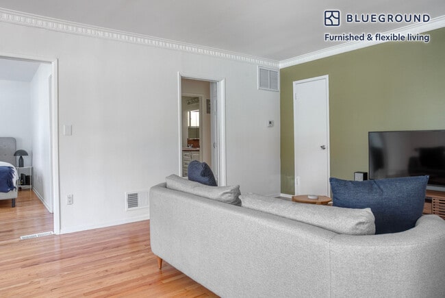 Photo - 328 S Doheny Dr Unit FL0-ID1213