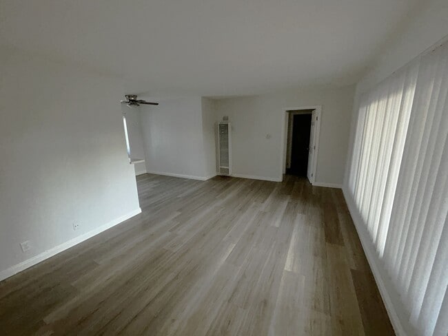 Photo - 340 Normandie Ave