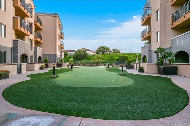 Photo - 2B2B in Pell Place Community