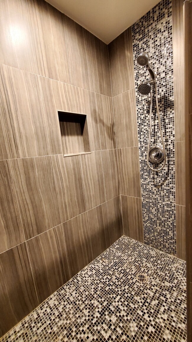 Photo - 16925 Knollwood Dr