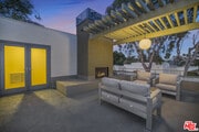 Photo - 9892 Beverly Grove Dr House