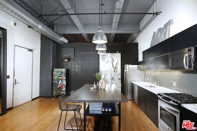 Photo - 1850 Industrial St Unit 215