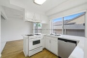 Photo - SPACIOUS, GREAT LOCATION, BALCONY, PRIVATE GARAGE Unit #C
