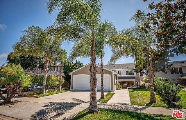 Building Photo - 7830 W 83rd St