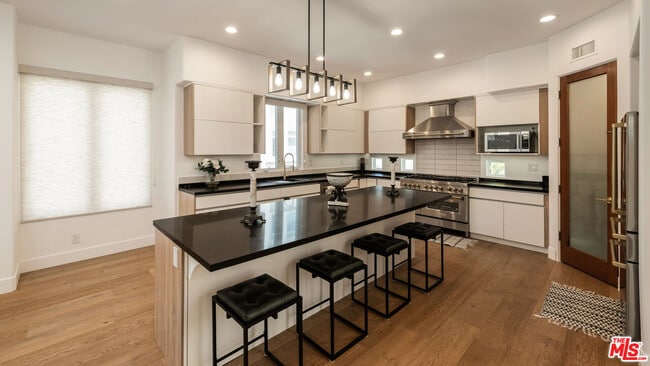 Photo - 139 Westwind Mall