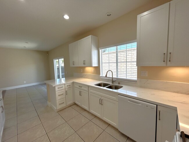 Photo - 6234 Meadowlark St