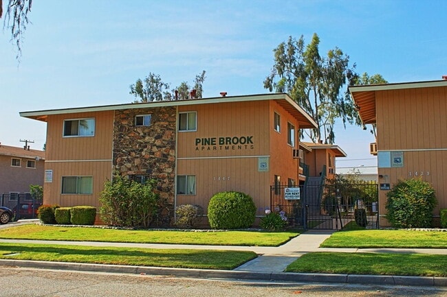 Building Photo - 1447 Seventh Street Unit 2