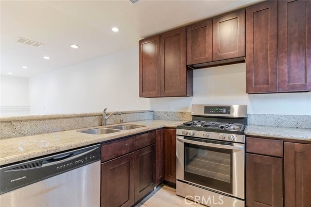 Photo - 15113 Saticoy St