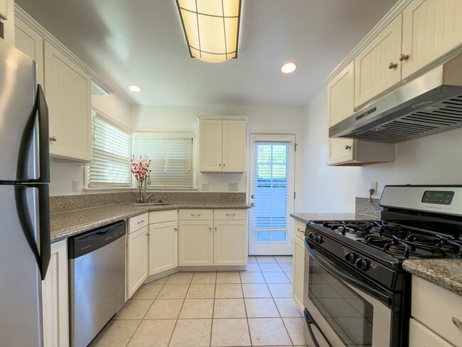 Photo - 10428 Riverside Dr Unit 10430