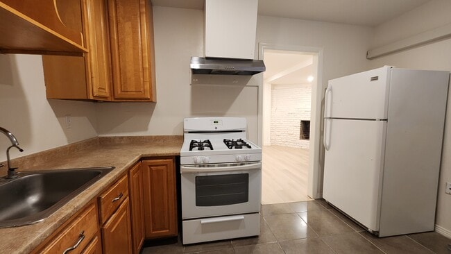 Photo - 1615 Lovell Ave