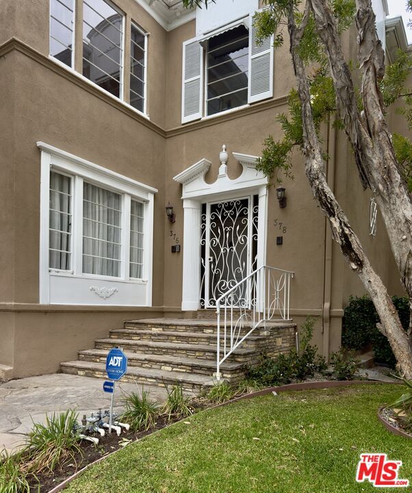 Building Photo - 378 S La Jolla Ave