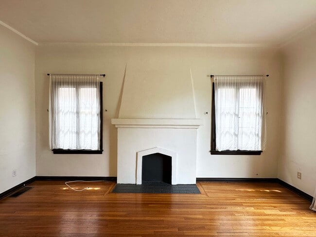 Decorative Fireplace - 1340 E Harvard St Unit #1340