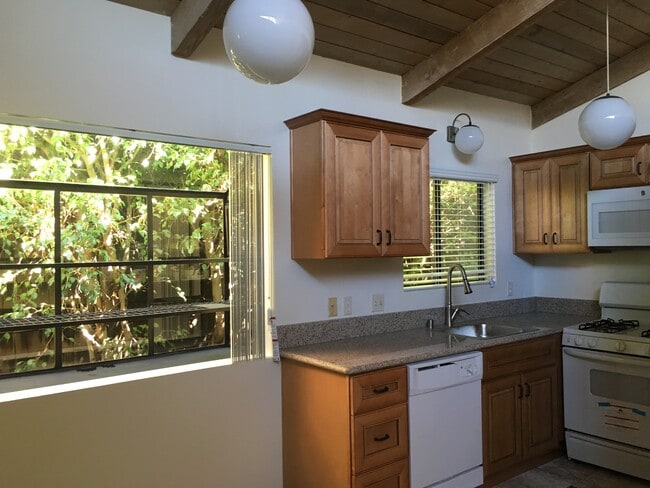 Kitchen - 2491 S Barrington Ave Unit 2491