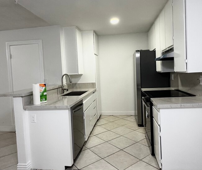 Building Photo - 23266 Orange Ave Unit 8