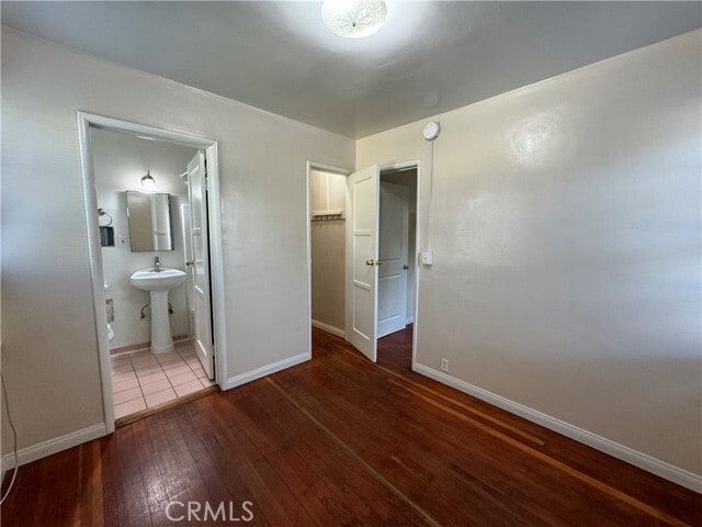 Photo - 889 Wright Ave