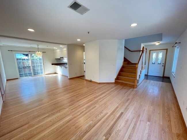 Photo - 1614-1616 Lyndon St Unit 1616