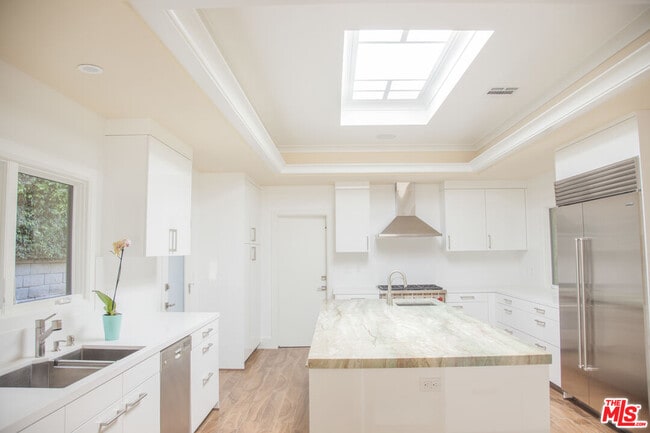 Photo - 17965 Seabreeze Dr