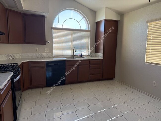 Photo - *** Please call us @ 661-266-1400 for info...