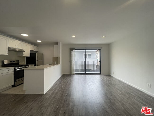 Building Photo - 1531 N Detroit St Unit 107 Rental