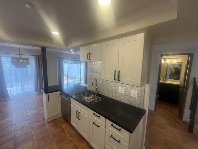 Photo - 1584 Redlands Pl Unit C