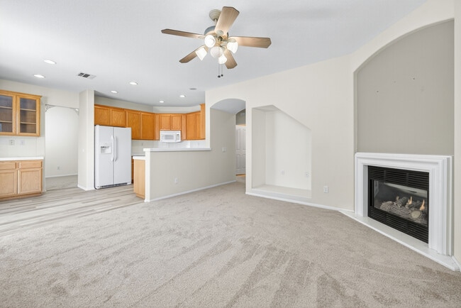 Photo - 660 Camino de la Luz