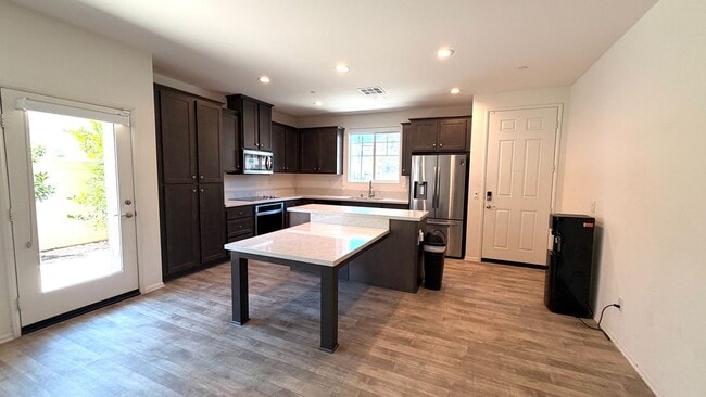Photo - 5474 Starlight Pl
