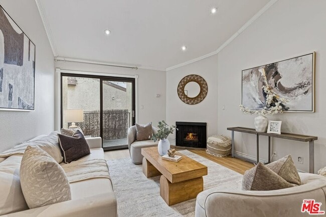 Photo - 620 W Hyde Park Blvd Unit 313