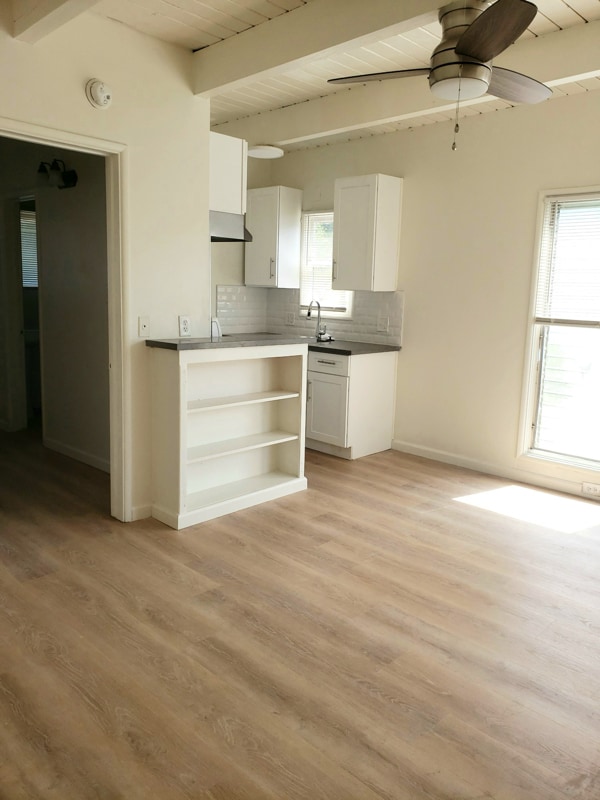 Building Photo - 1909 Beachwood Dr Unit 18