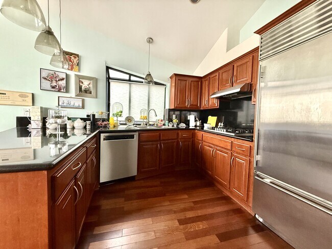 Photo - 1445 Bounty Way