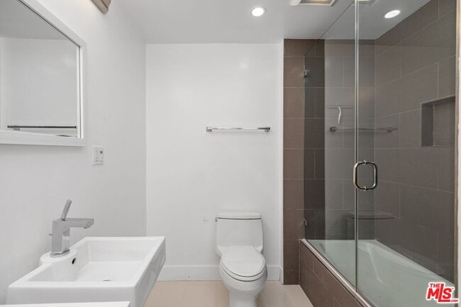 Photo - 7250 Franklin Ave Unit 511