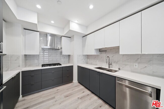 Photo - 1226 S Bedford St Unit 104