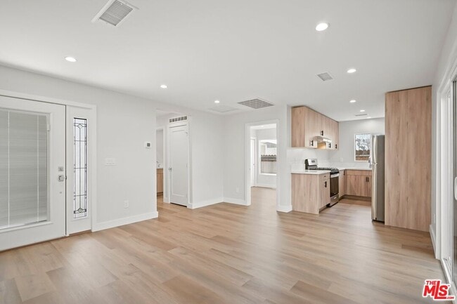 Photo - 1561 E Elizabeth St