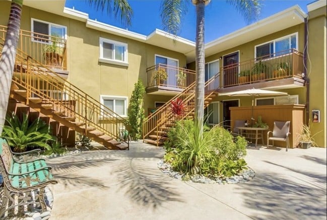 Photo - 4050 46th St