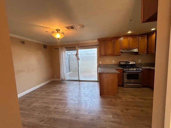 Photo - 12021 Elliott Ave