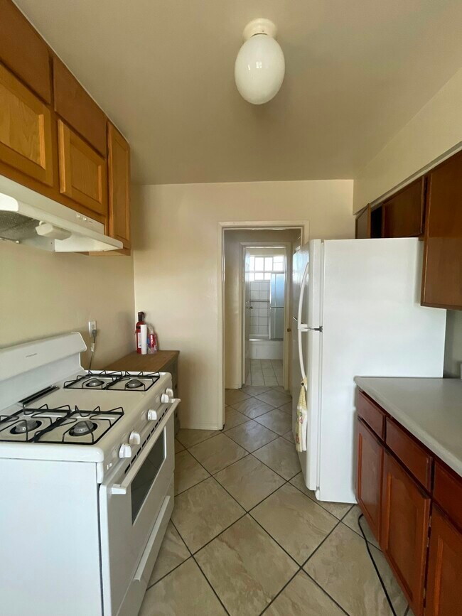 Photo - 1023 E 12th St Unit 3