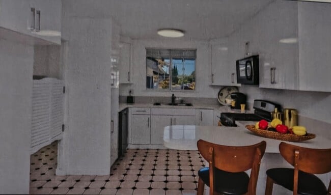 Photo - 7800 Fairchild Ave