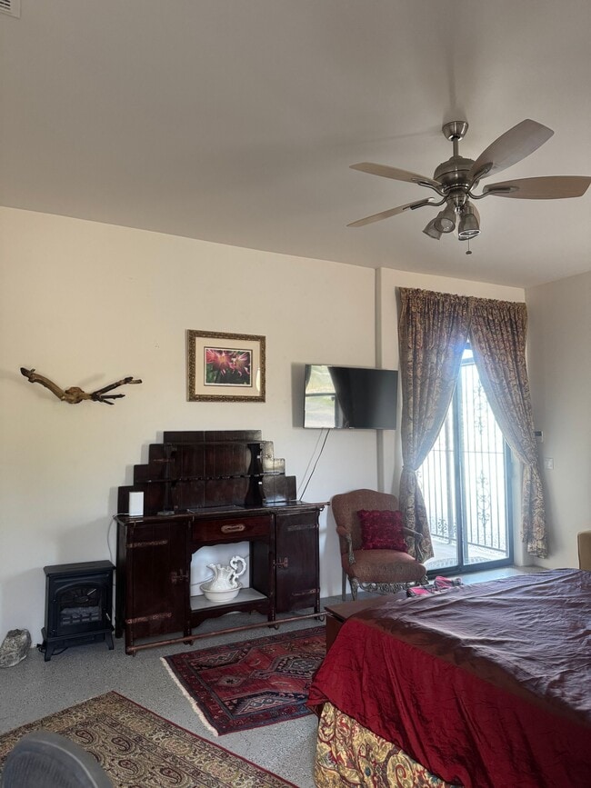 Photo - 15935 Mary Cir