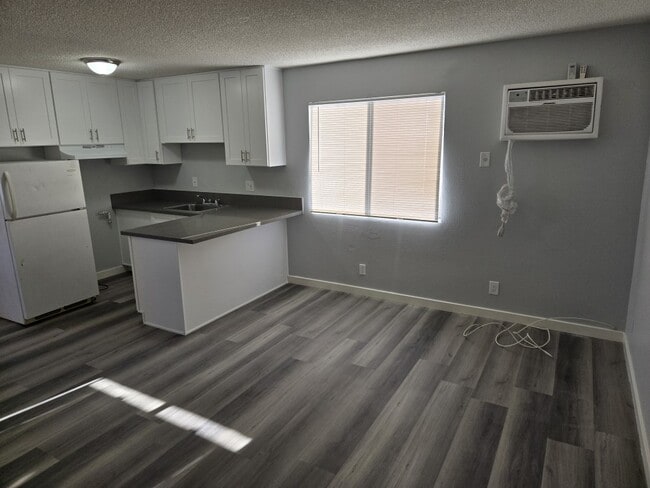 Photo - 1107 W Pacific Coast Hwy Unit 5