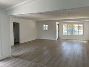 Photo - Spacious 3 Bed 3 Bathoom in Long Beach