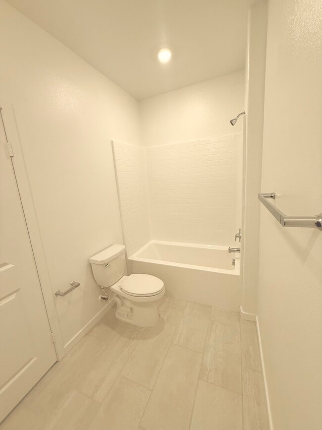 Photo - 2583 Cloudview Privado