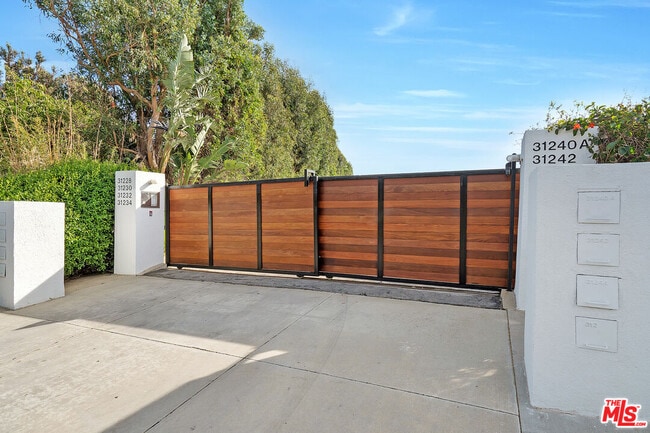 Photo - 31240 Bailard Rd