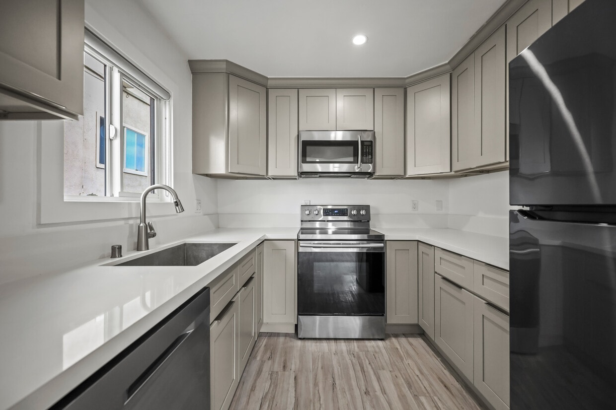 Floor Plan - 2BD x 2BA