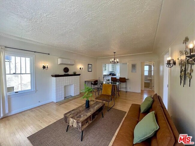 Photo - 839 5th St Unit B