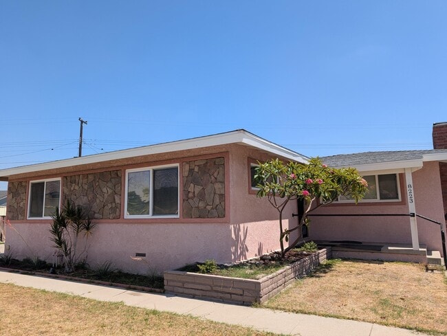 Building Photo - 8223 Cyclamen Way
